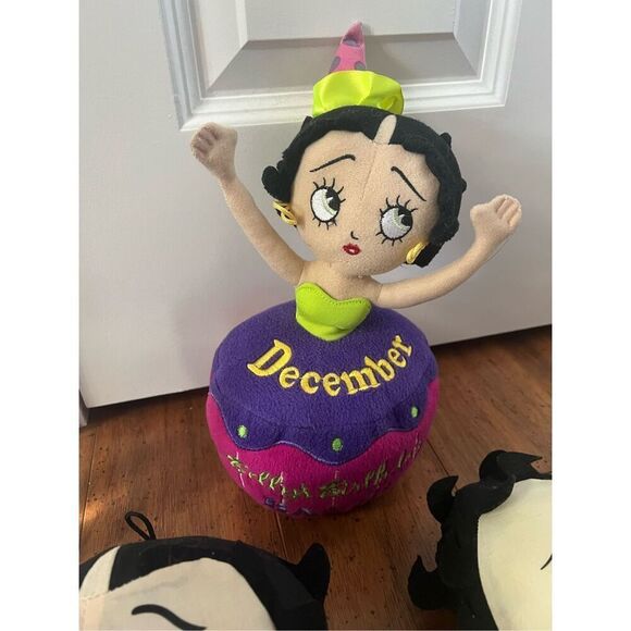 Betty boop doll plush and small decorative plates - Picture 8 of 8